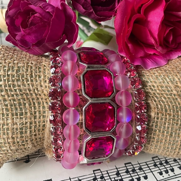 Set of 5 stackable bracelets in high style hot pink crystal. - Picture 3 of 10